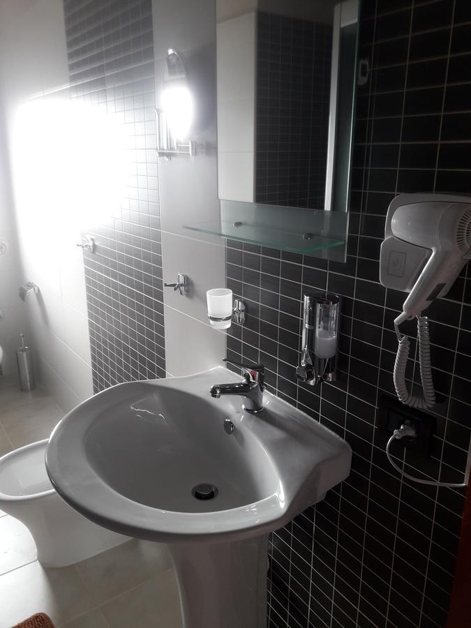 Hotel Vila Mano Korce Luaran gambar